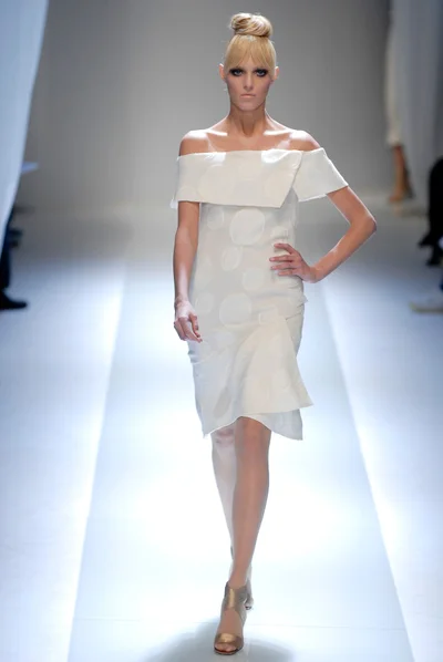 Look 12